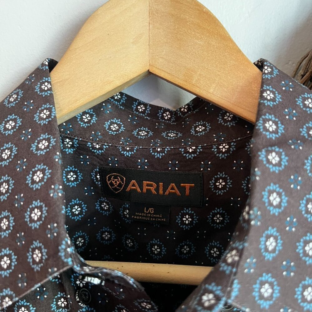 Ariat Men's Classic Fit Medallion Print Buttons Down Shirt LARGE Brown - Picture 2 of 13